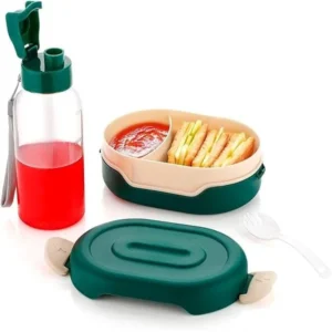 lunch box with water bottle